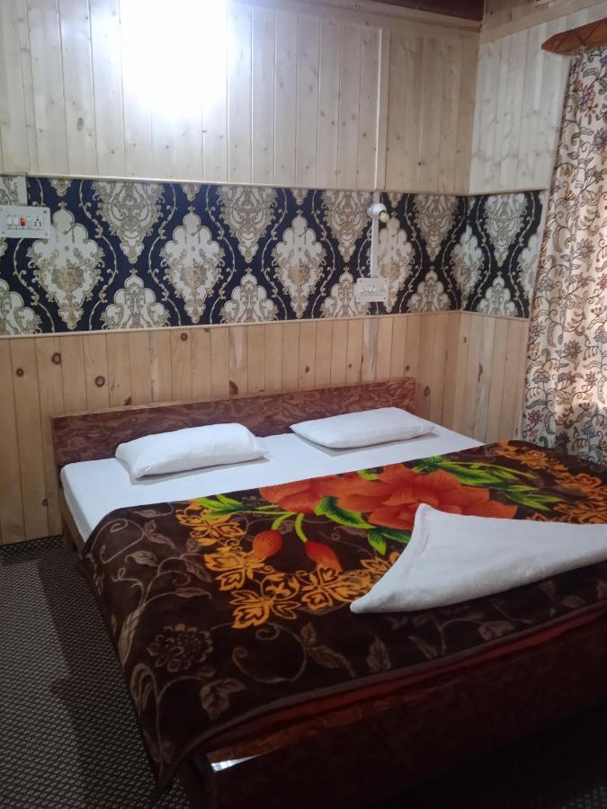 Rainbow Palace Pahalgam Exterior photo